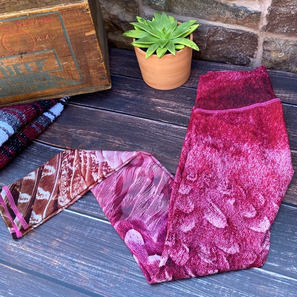 ✨NIYAMA SOL FEATHERS HI WAIST BAREFOOT LEGGING XS - Picture 4 of 11